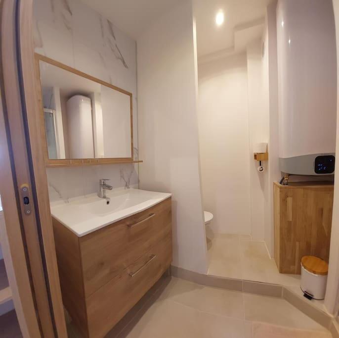 Front De Mer - Emplacement Prise Au Calme - T2 Moderne Et Entierement Climatise - Tout A Pieds Sanary-sur-Mer Ngoại thất bức ảnh